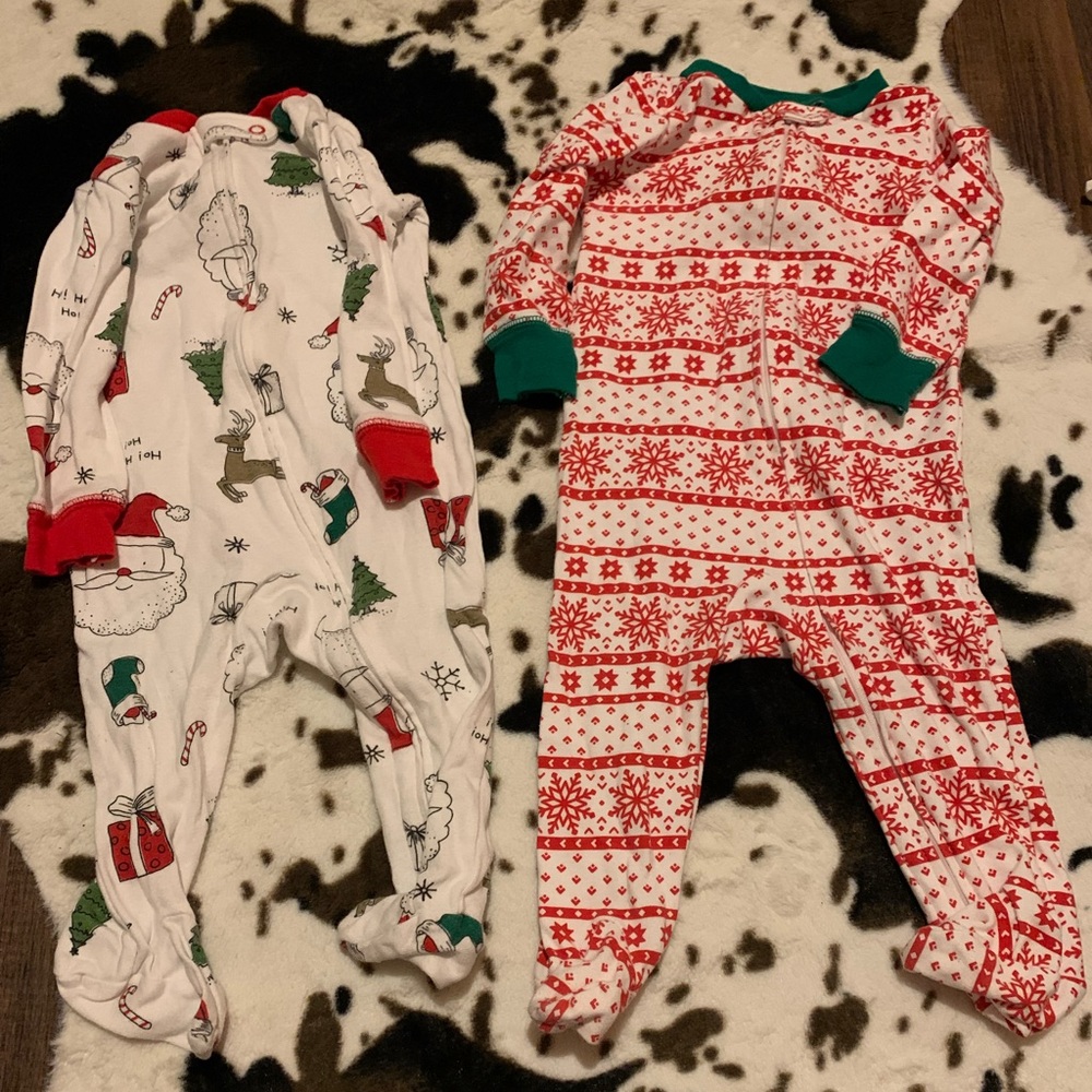Carter’s Christmas PJ bundle 9m